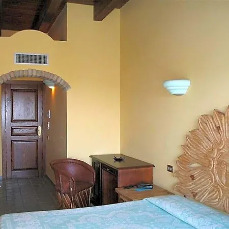Dell'ancora מלון 3*
