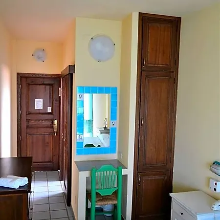 Dell'ancora מלון
